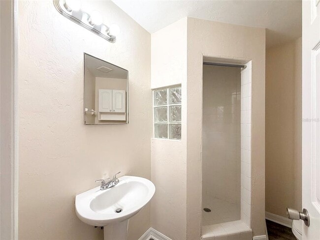 Photo - 4003 SW 27th St Unit 15