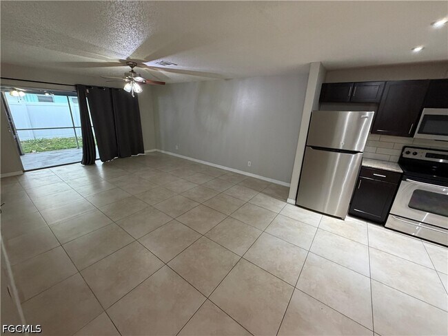 Photo - 702 SE 47th St