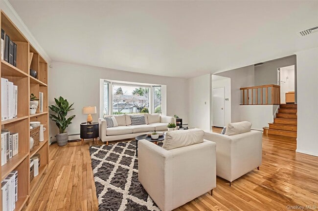 Photo - 16 Middle Ln