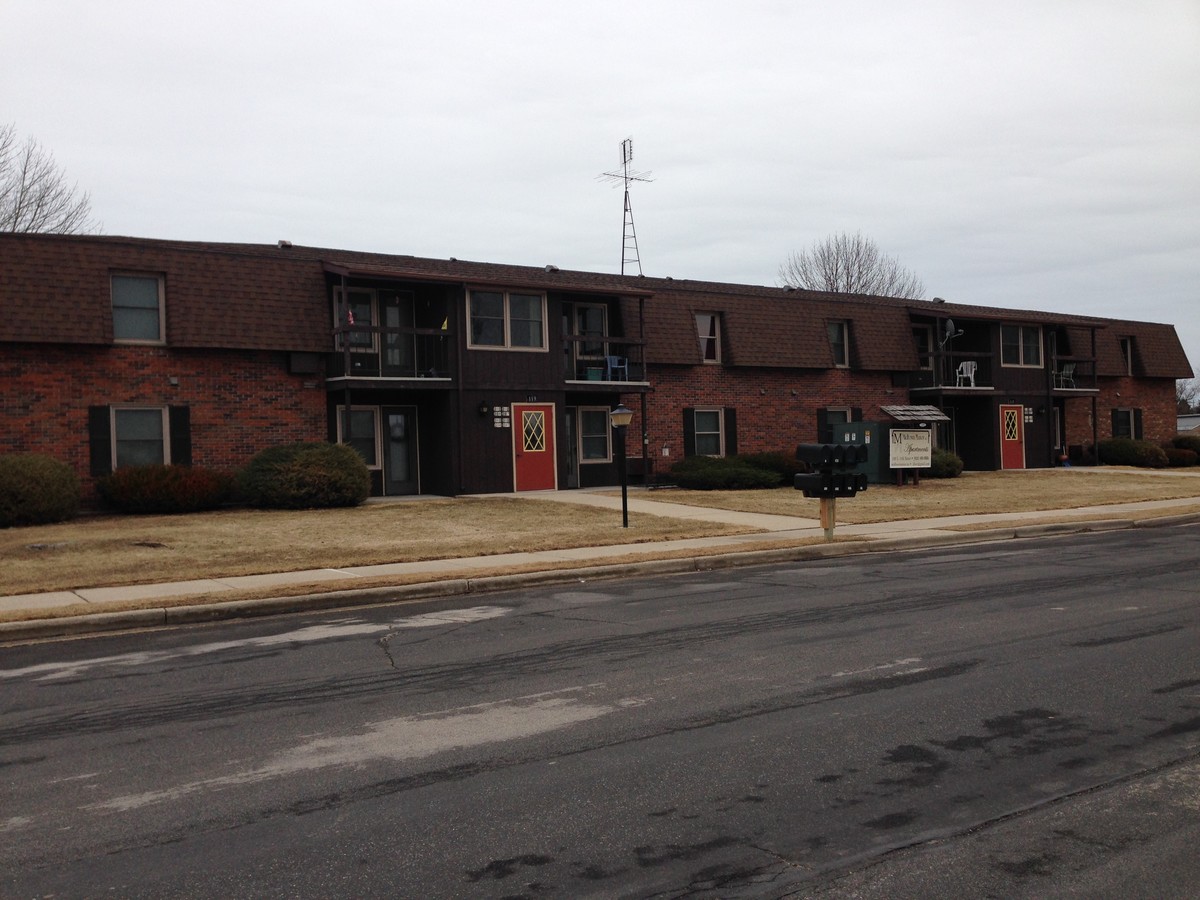Midtown Manor - 119 S 11th St Apartment Unit 101