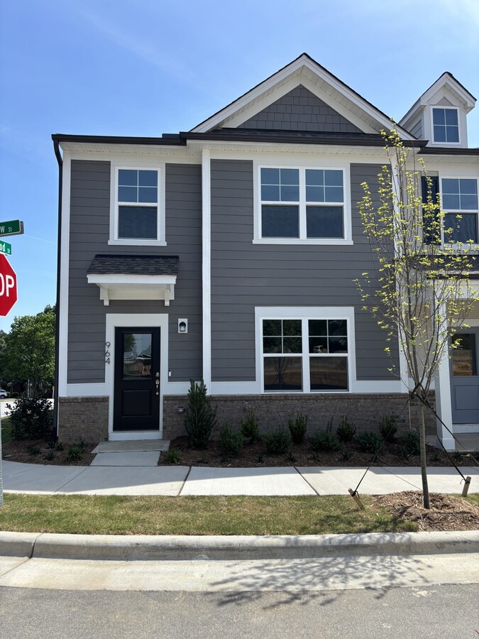 Photo - 964 Trestleview St Townhome