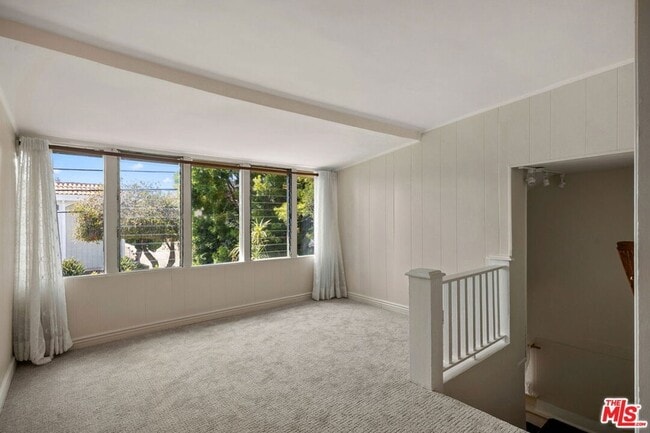 435 1/2 Raymond Avenue Unit