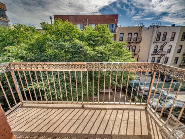 Building Photo - *** 30TH AVENUE *** 1 BED WITH BALCONY ** ... Rental