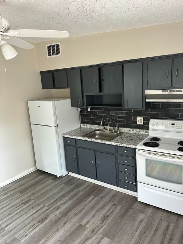 Building Photo - 3909 N Oakland Gravel Rd Unit 202 Rental