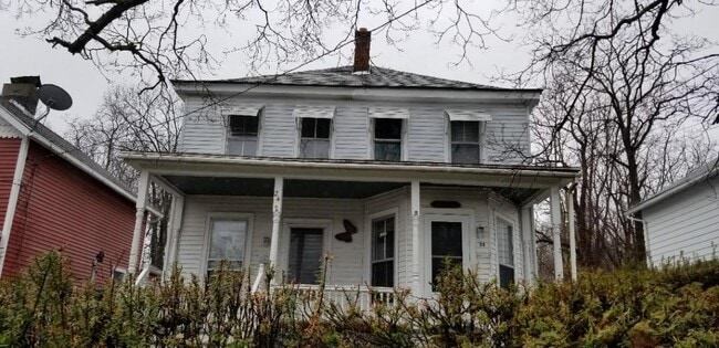 Building Photo - 24-26 OAK ST RHINEBECK Rental