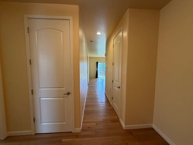 15952 E Village Dr
