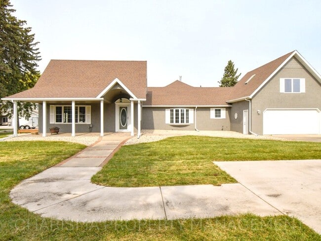 Photo - RARE FIND! 4 BEDROOM, 2 BATH HOUSE ON 1/2 ACRE LOT; INCLUDES GAS FIREPLACE, WOOD BURNING FIREPLAC... Unit 335 Vernon Drive