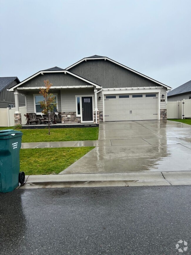 Building Photo - Home in Hayden North!