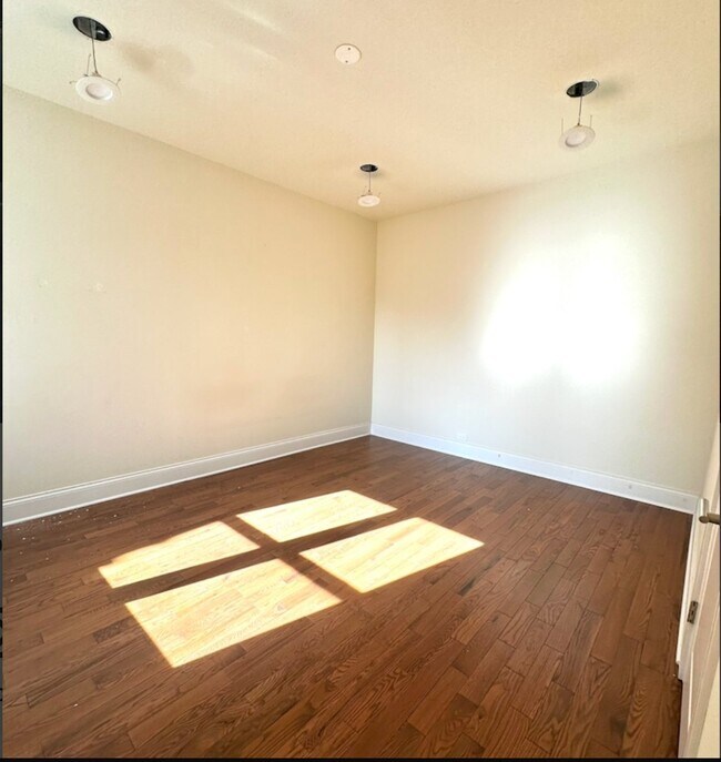 Photo - 1155 W Lunt Ave Unit 3
