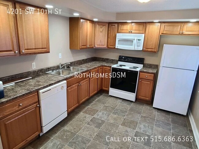 Photo - 4201 SW 10th St