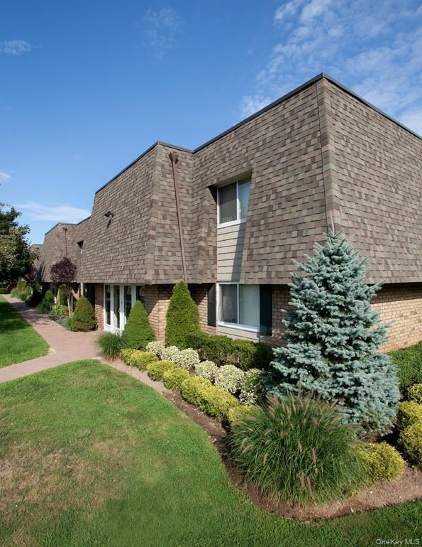 Building Photo - 44 Philip Walk Unit l455