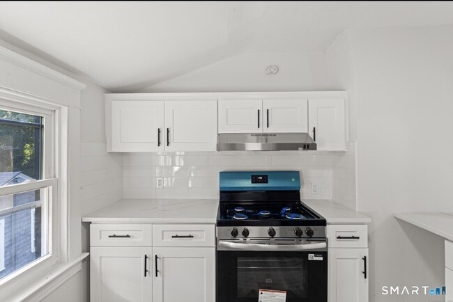 Photo - 541 Savin Ave