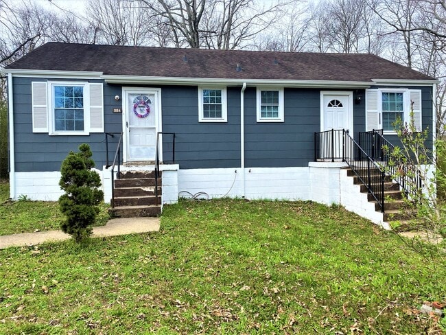 Building Photo - 982 Woody Hills Dr Unit 982