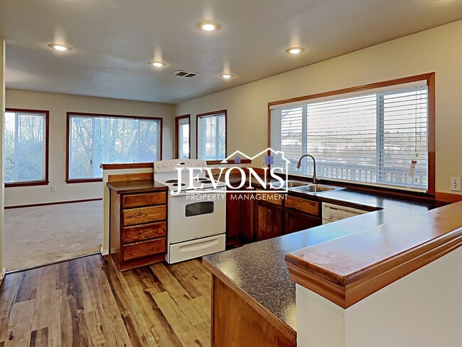 Photo - 10709 Roseberg Ave S Unit A