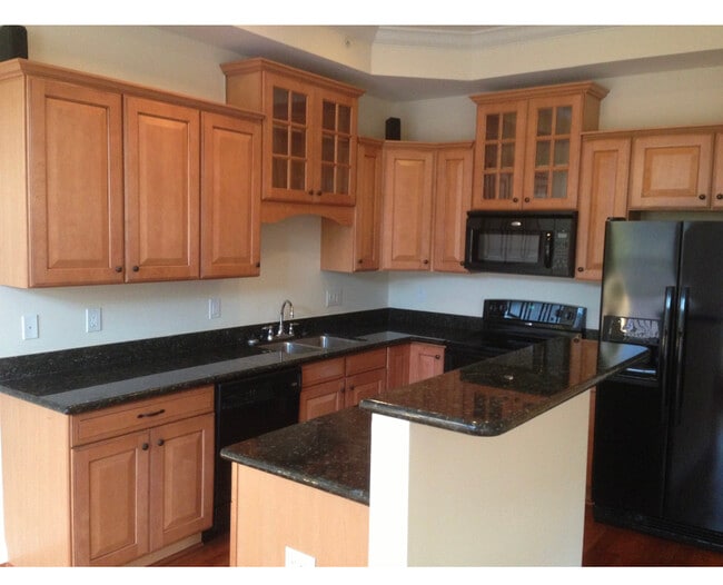 Building Photo - 242 Stetson St Unit 242