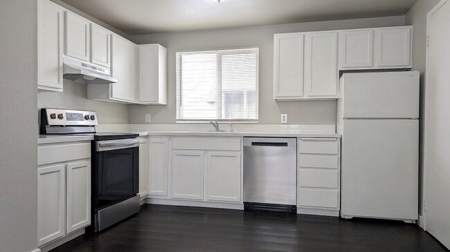 Building Photo - 8436 Delridge Way SW Unit 2