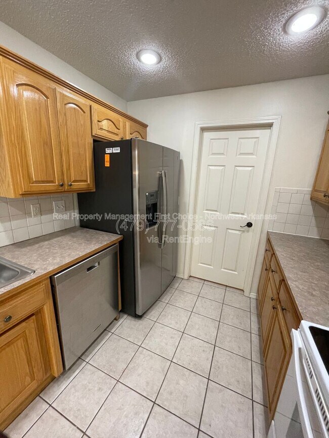 Photo - 1904 SW Spruce Rd