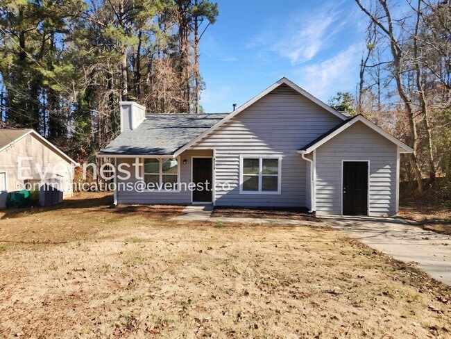 Building Photo - 3 Bed, 2 Bath Home with Fenced Yard / Pet-Friendly / Coming Soon!