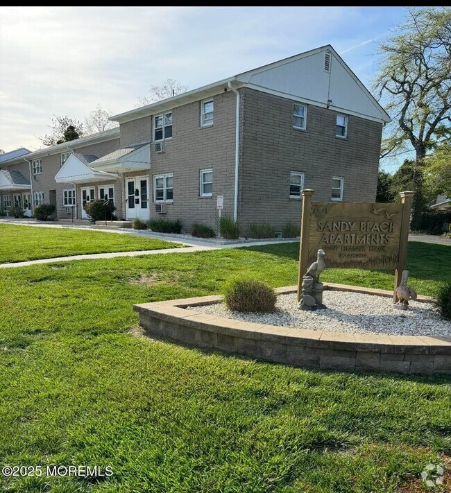 Building Photo - 701 New York Ave Unit 12 Rental