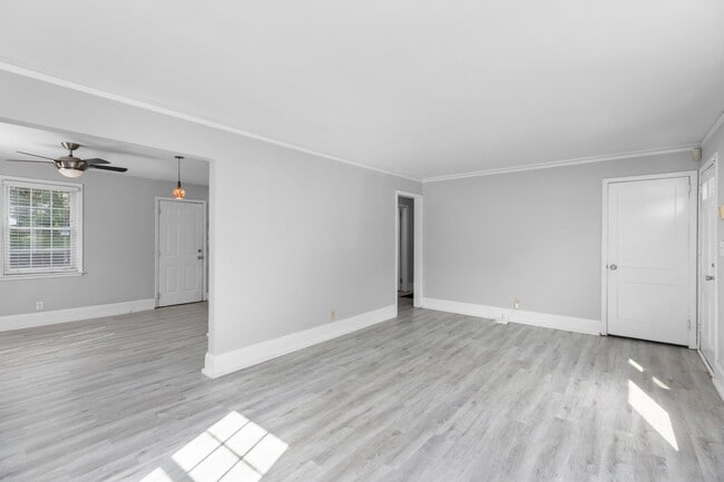 Photo - 2010 McAfee Rd