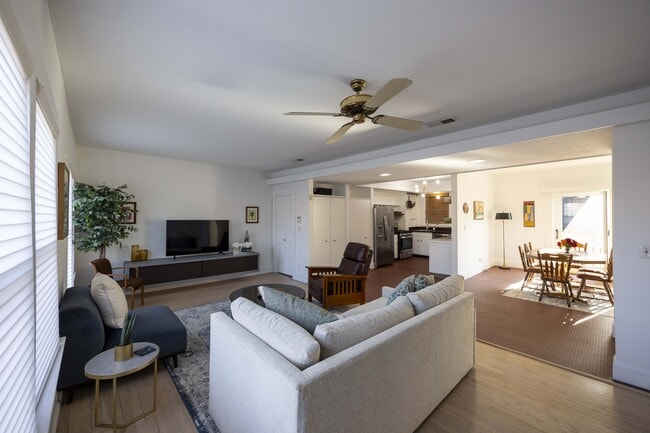 Photo - 2472 Overlook Rd