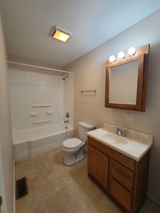 Photo - 3 Bedroom House, Champaign IL