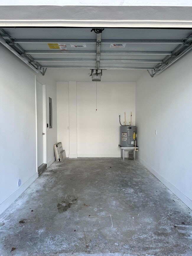 Photo - 815 NE 17th Ave