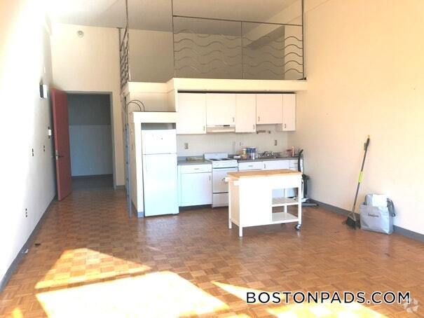 Building Photo - 61 Brookline Ave Unit 420 Rental