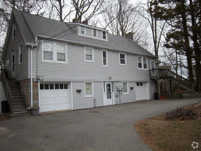 Building Photo - 72 Godfrey St Rental