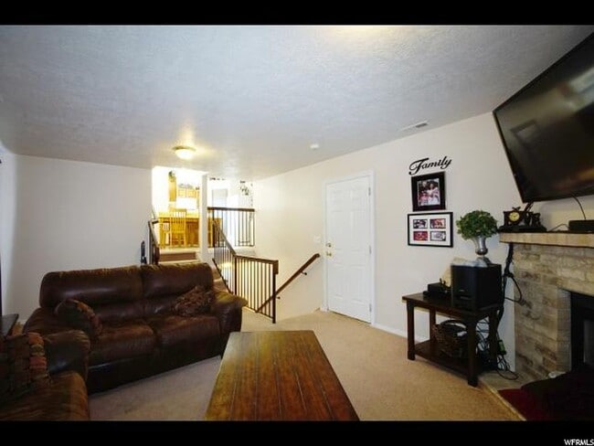 Photo - 275 W 13165 S