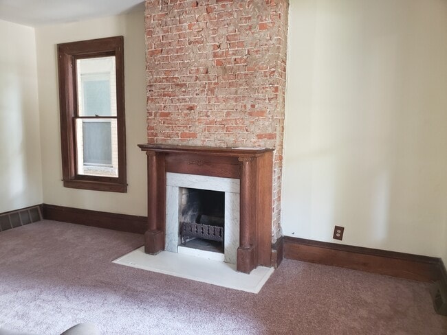 Photo - 1542 Quarrier St