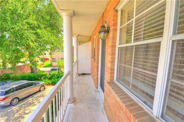Photo - 318 Ridgelake Dr