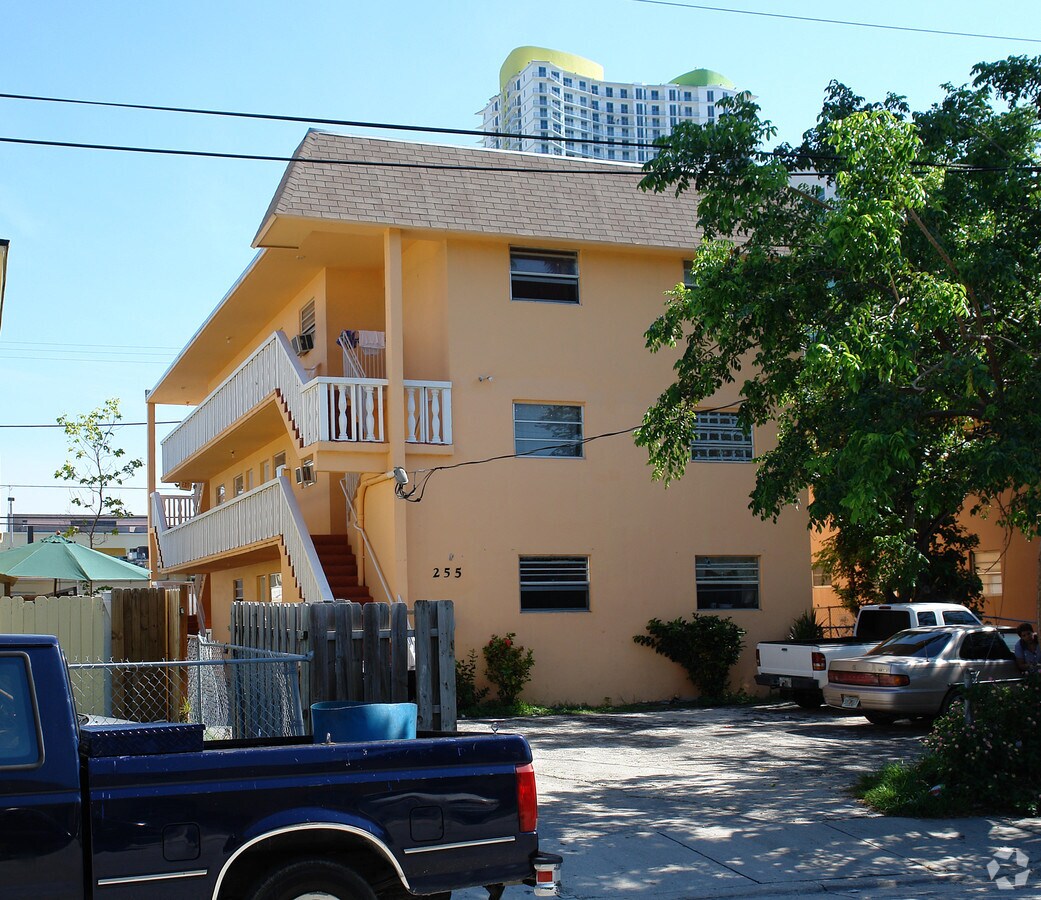 Photo - 255 SW 9th St Apartments