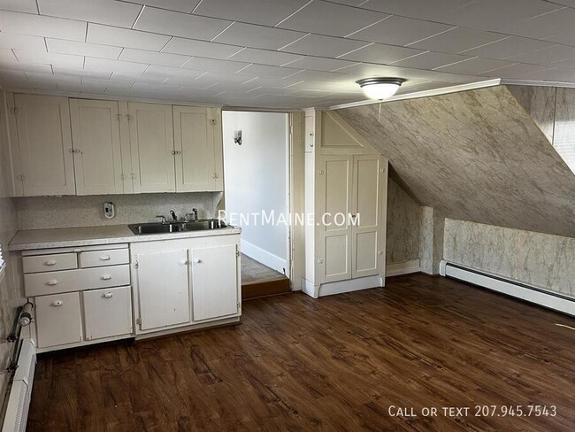 Photo - 445 Main St Unidad B