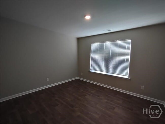 Photo - 378 Hogan Dr