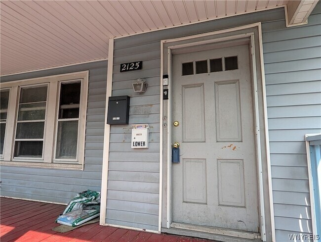 Photo - 2125 Niagara St