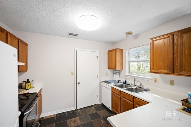 Photo - 620 S Oak St