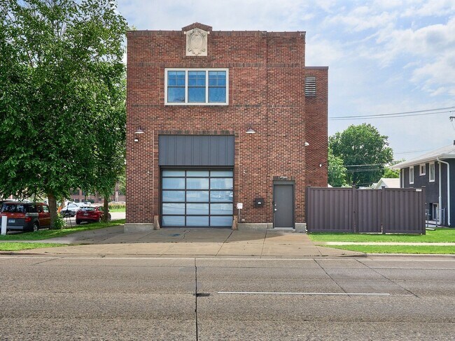Photo - 1290 Snelling Ave N