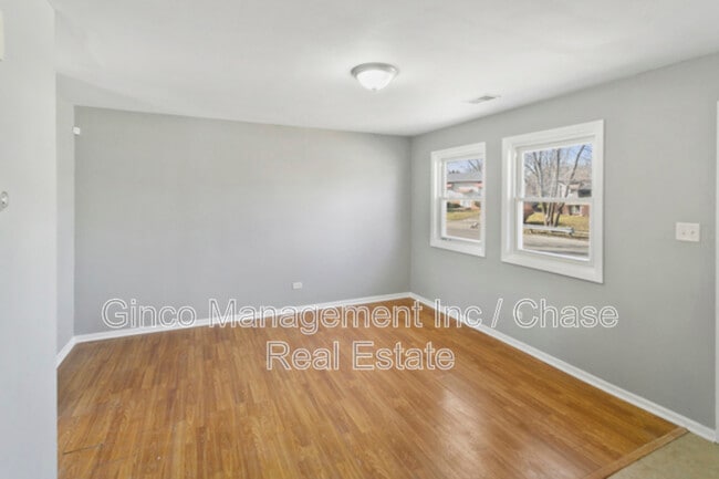 Photo - 594 Andover St