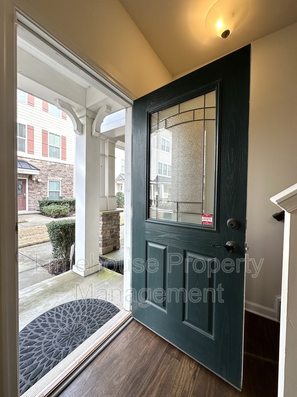 Photo - 504 Sloane St