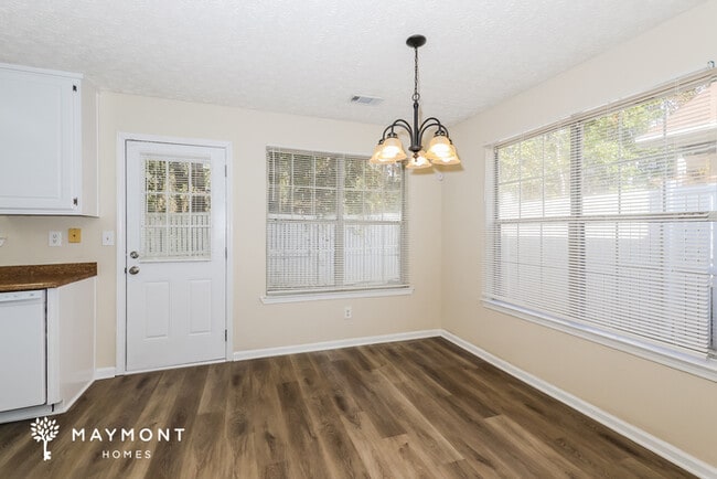 Photo - 331 Ashton Pl