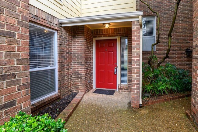 Photo - 1910 Shorewood Dr