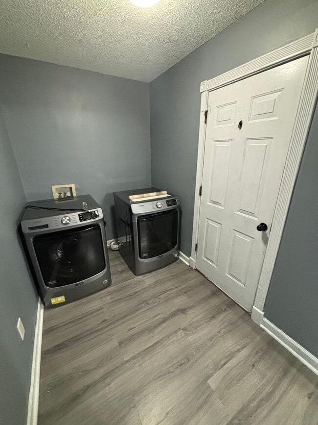 Photo - FOR RENT