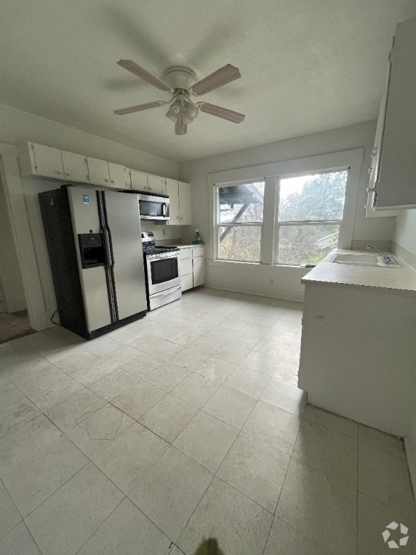 Building Photo - 3904 N Albina Ave Rental