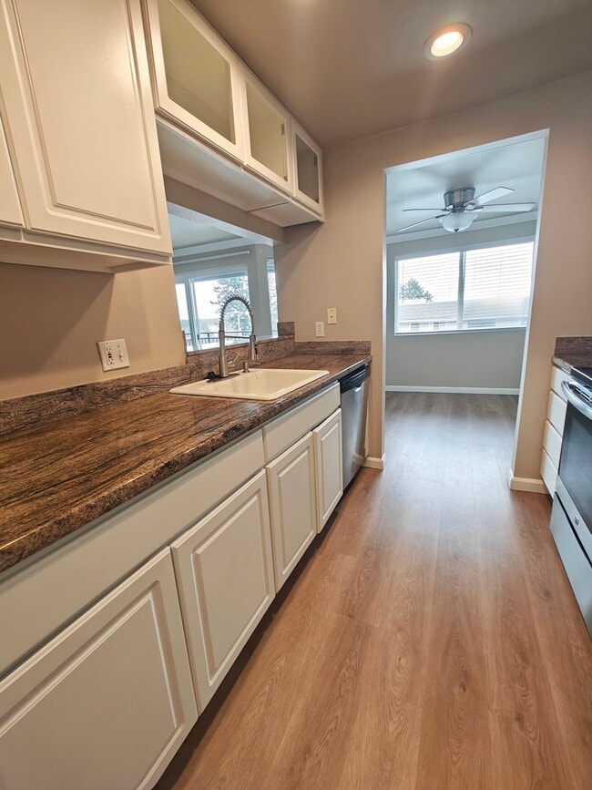 Photo - 6007 Lakeview Dr