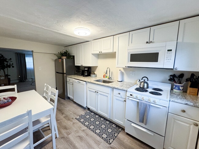 Photo - 79 Chestnut St Apartments Unit 2B