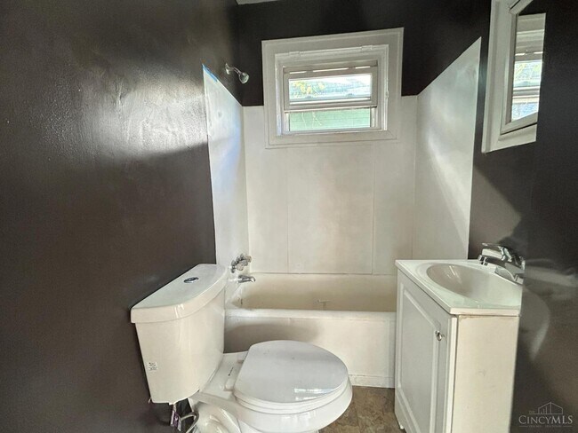 Photo - 4417 Colerain Ave