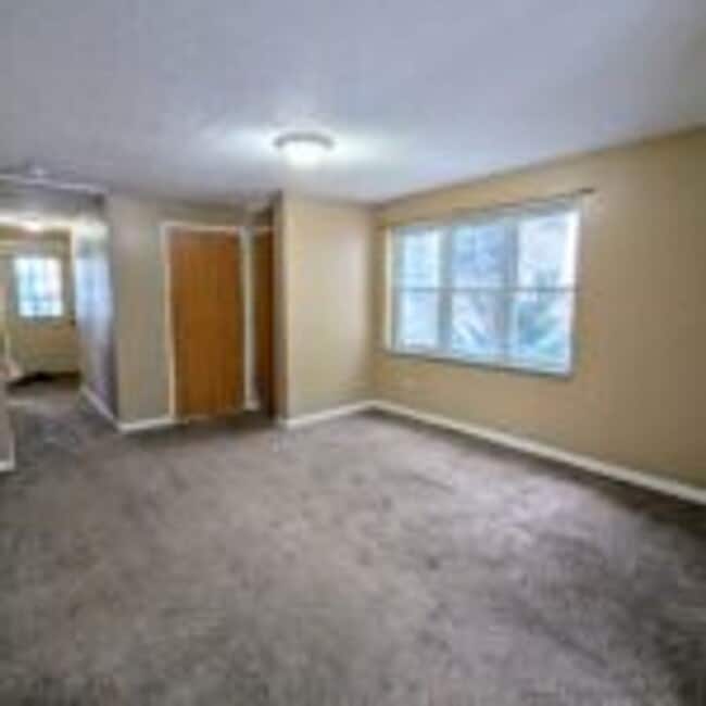 Photo - 2955 Exeter St Unit 1