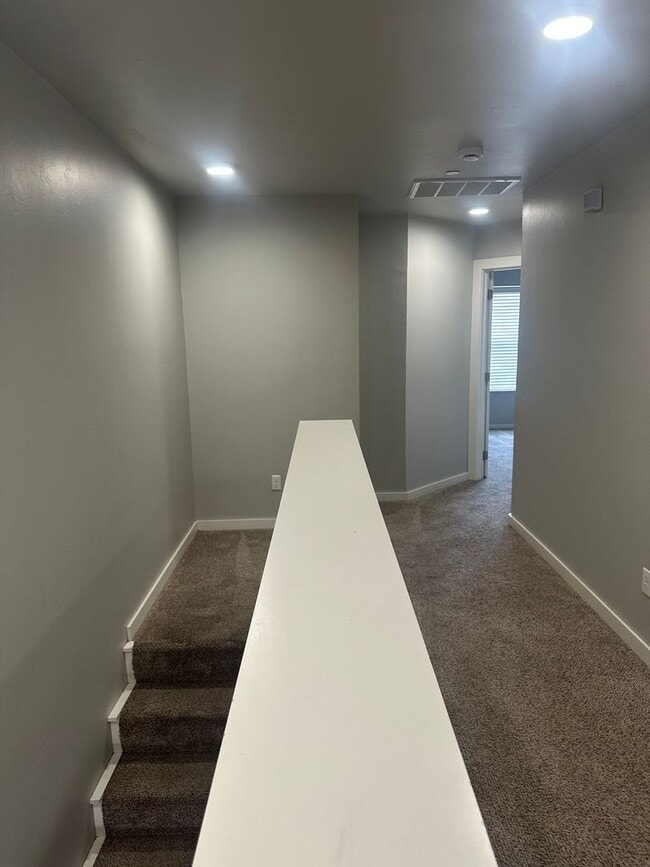 Photo - 3 Bedroom Townhome with ALL APPLIANCES at a great price!!