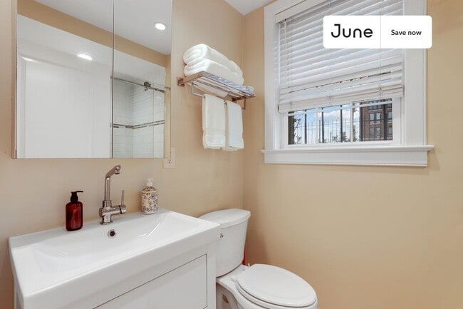 Photo - 1845 Burke St SE Unidad B